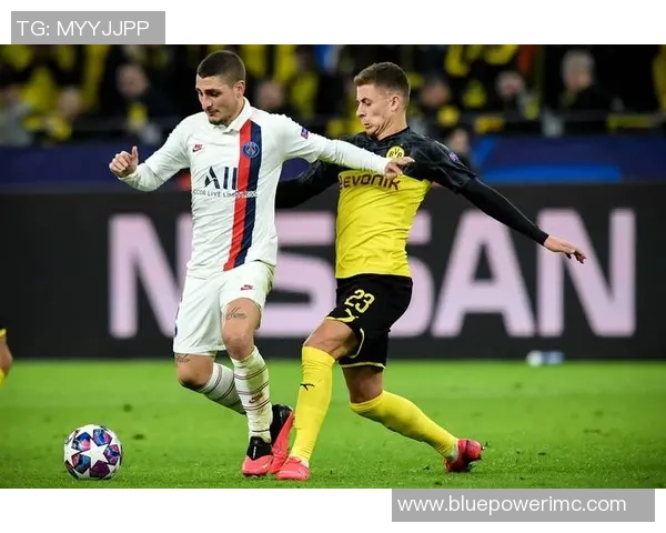 国王杯激战：巴黎圣日耳曼大胜那不勒斯红牌争议引发全场热议