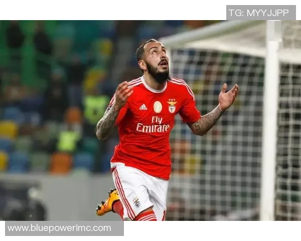 国王杯激战曼联逆转本菲卡四比三精彩集锦引爆全场气氛