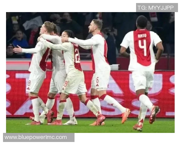 欧联杯精彩对决曼联与多特蒙德战成平局争议判罚引发热议