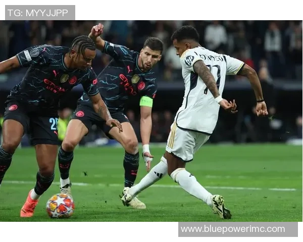 世界杯焦点战马竞与皇马战平绝杀瞬间引发争议判罚引爆全场气氛 世界杯焦点战马竞与皇马战平绝杀瞬间引发争议判罚引爆全场气氛