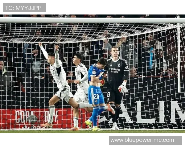 国王杯惊现冷门国米逆转皇马上演乌龙球绝杀精彩瞬间 国王杯惊现冷门国米逆转皇马上演乌龙球绝杀精彩瞬间