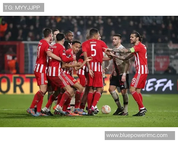 德甲精彩对决曼联与尤文图斯激战成平局战术分析引人深思