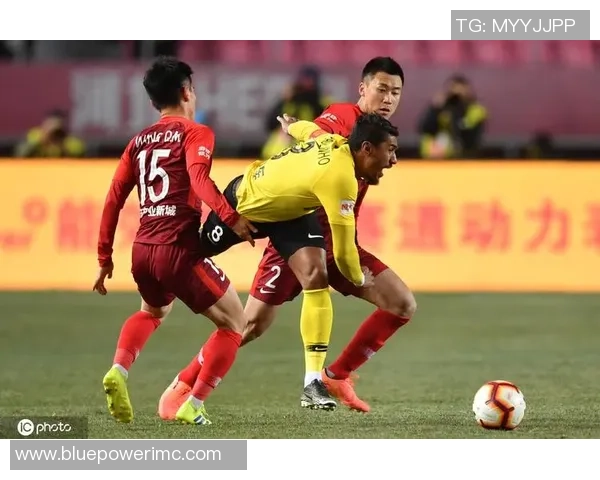 中超激战莱比锡险胜尤文图斯乌龙球引发争议判罚全场沸腾