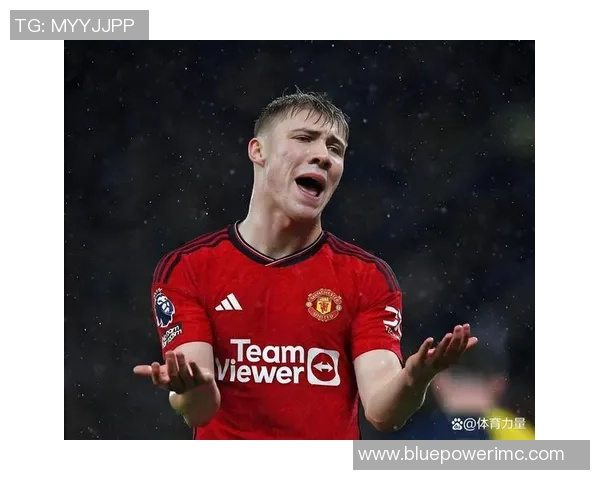 国王杯曼联大胜那不勒斯红牌争议引发全场热议与转会传闻