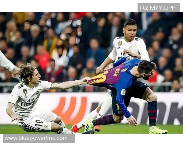 德甲激战巴萨狂胜马竞五球大捷红牌事件引发全场热议与战术解析 德甲激战巴萨狂胜马竞五球大捷红牌事件引发全场热议与战术解析