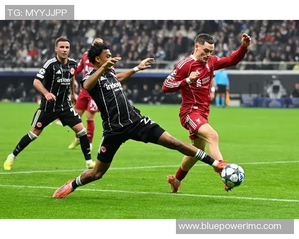 足总杯精彩对决拜仁与利物浦战成平局点球大战引发全场热烈反响