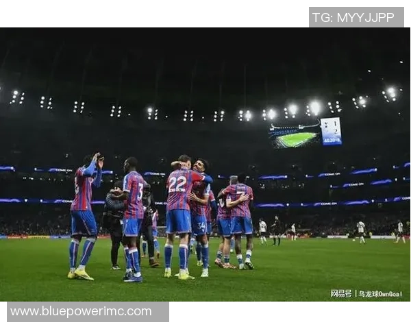 欧冠激战：那不勒斯险胜热刺红牌争议引发全场热议与反思