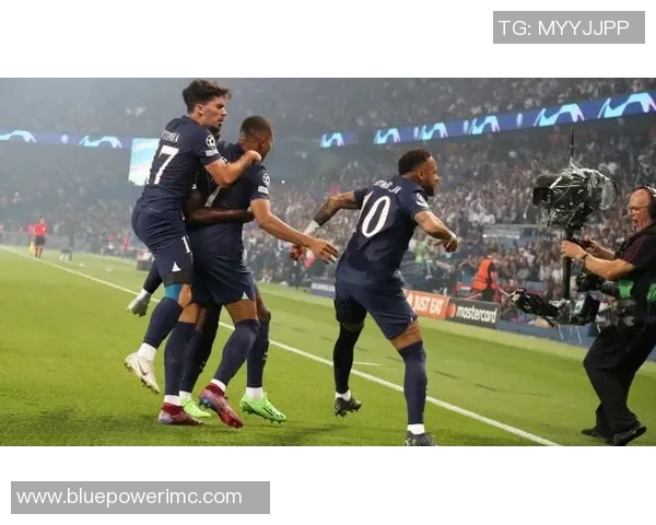 德甲激战尤文与巴黎圣日耳曼平局点球大战引发全场热潮分析