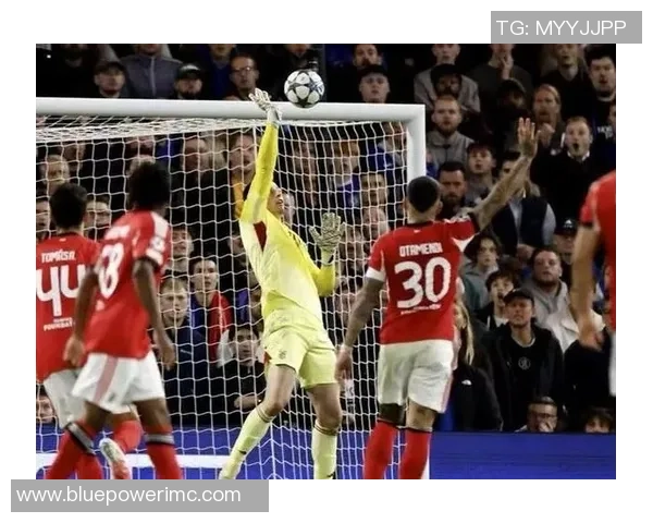 英超激战巴黎圣日耳曼大胜本菲卡红牌争议引发全场热议 英超激战巴黎圣日耳曼大胜本菲卡红牌争议引发全场热议